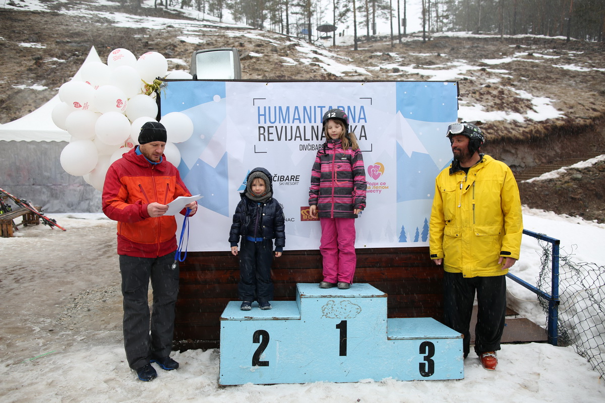 Održana prva revijalna humanitarna trka na stazi Crni vrh na Divčibarama, namenjena Udruženju Rodi se na lepom mestu